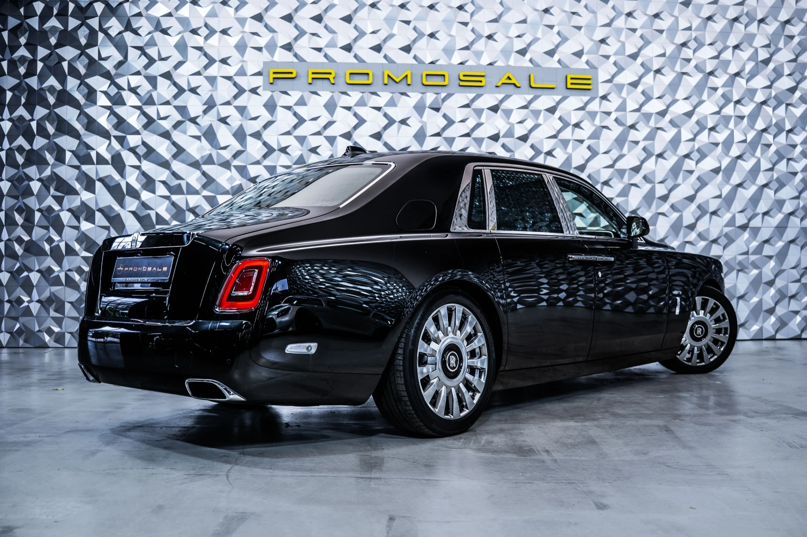 Rolls-Royce Phantom VIII* StarLights* Massage* 360* TV* 22 | Mobile.bg � ����������� 4