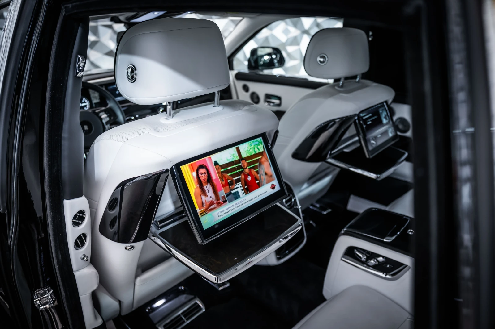 Rolls-Royce Phantom VIII* StarLights* Massage* 360* TV* 22 | Mobile.bg � ����������� 13
