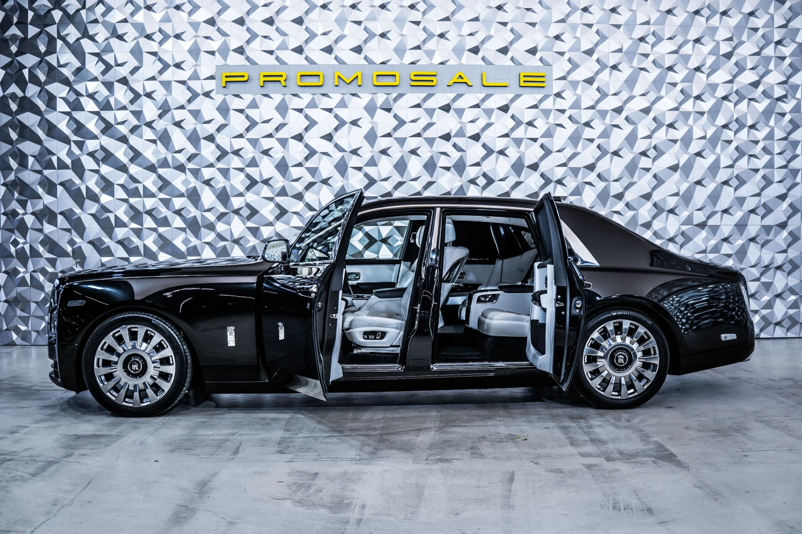 Rolls-Royce Phantom VIII* StarLights* Massage* 360* TV* 22 | Mobile.bg � ����������� 3