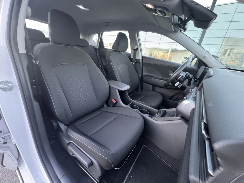 Hyundai Kona EV 65kW COMFORT V2L, снимка 12 - Автомобили и джипове - 52812294