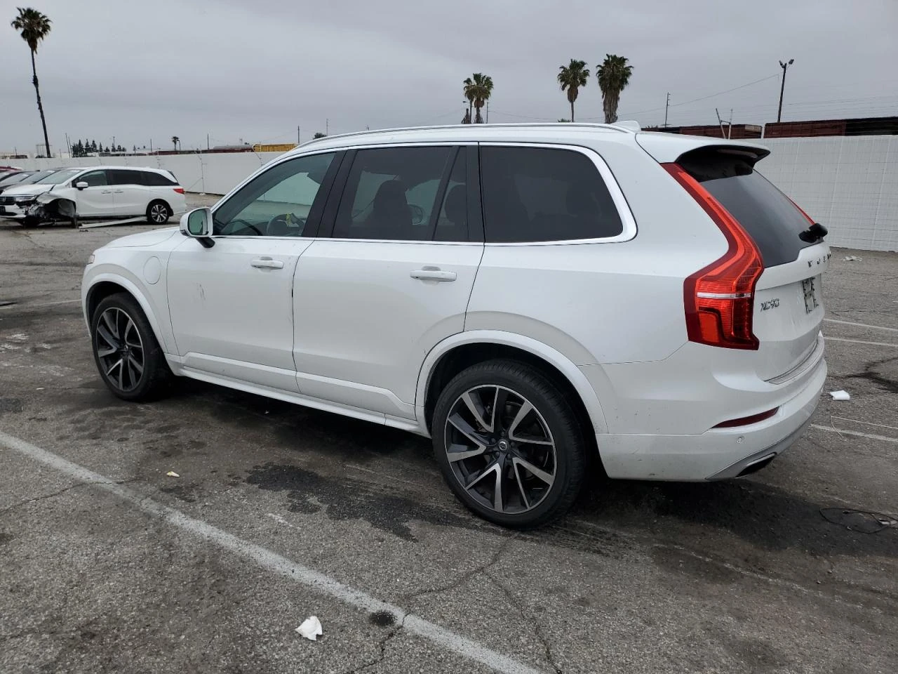 Volvo Xc90 T8 Momentum - изображение 3