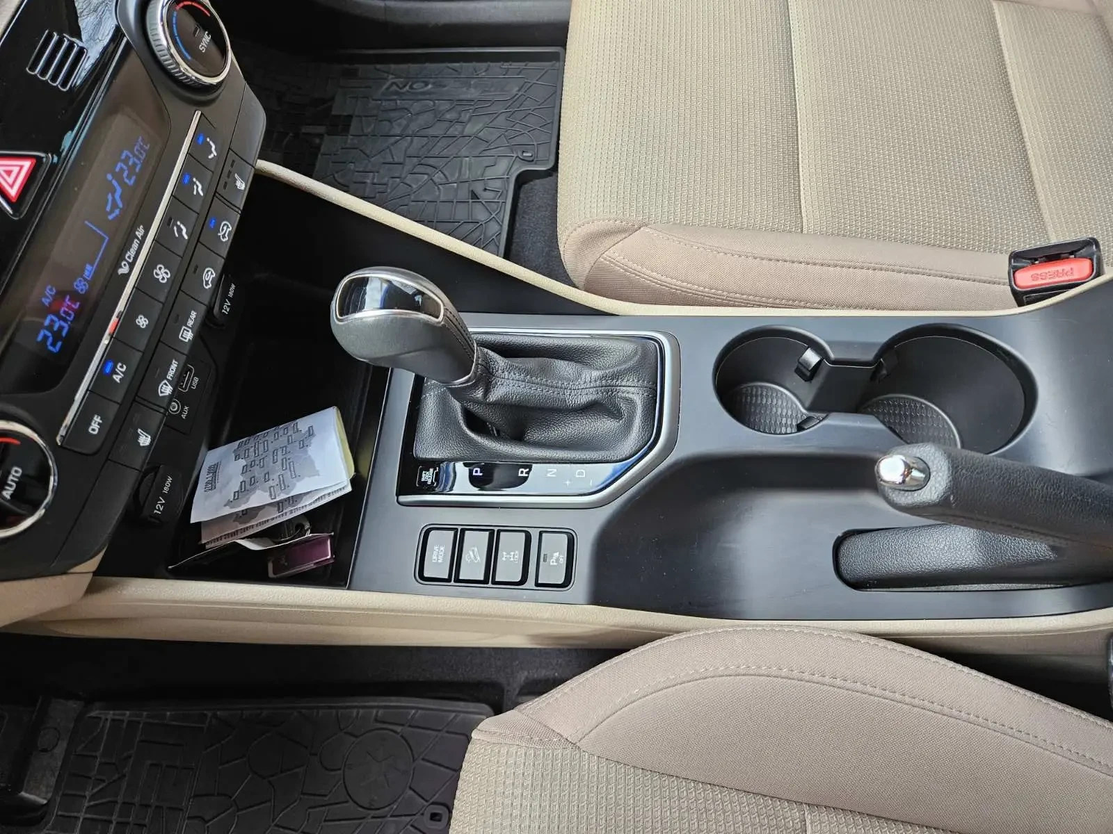 Hyundai Tucson, снимка 10 - Автомобили и джипове - 53721465