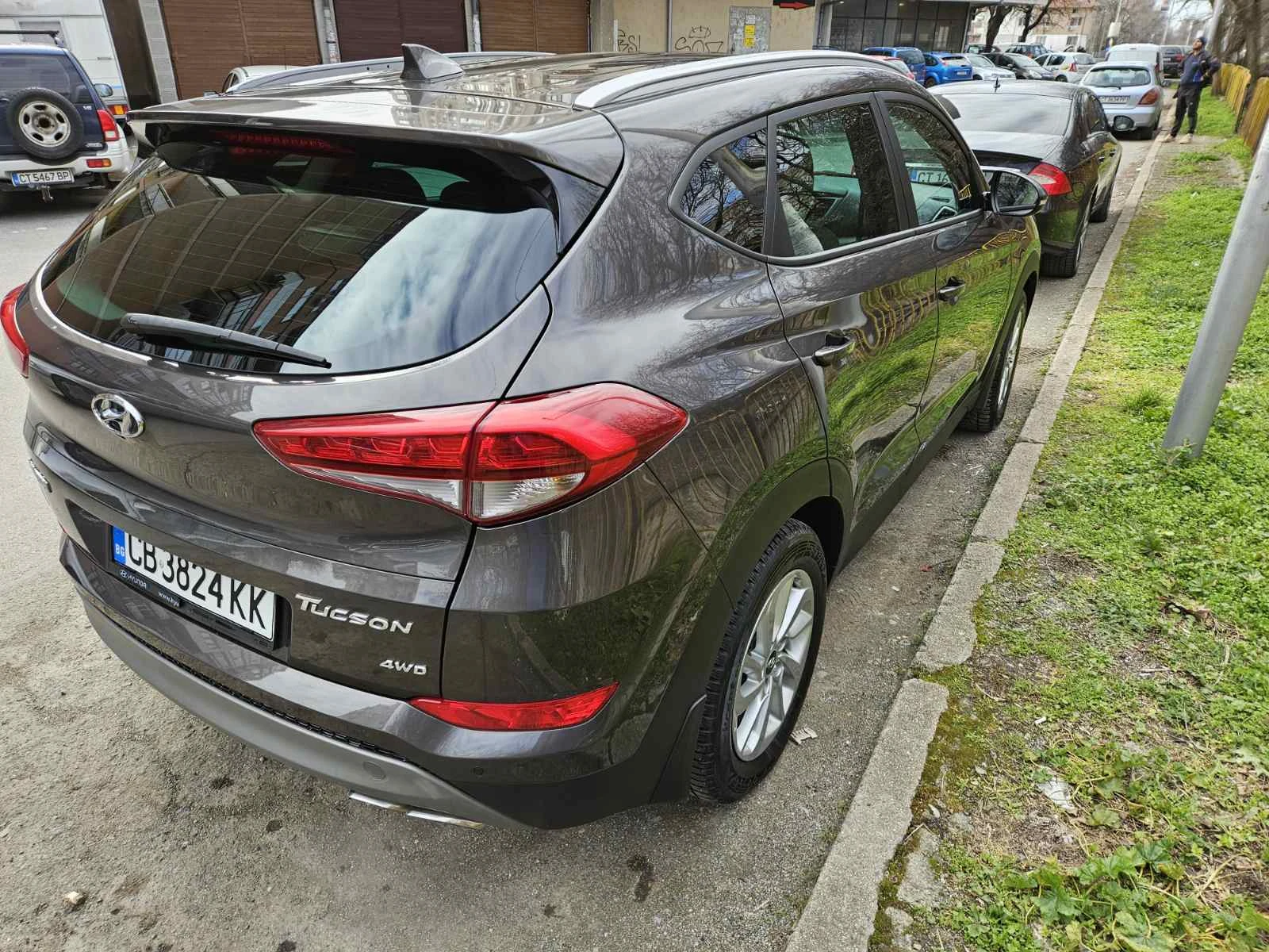 Hyundai Tucson, снимка 3 - Автомобили и джипове - 53721465