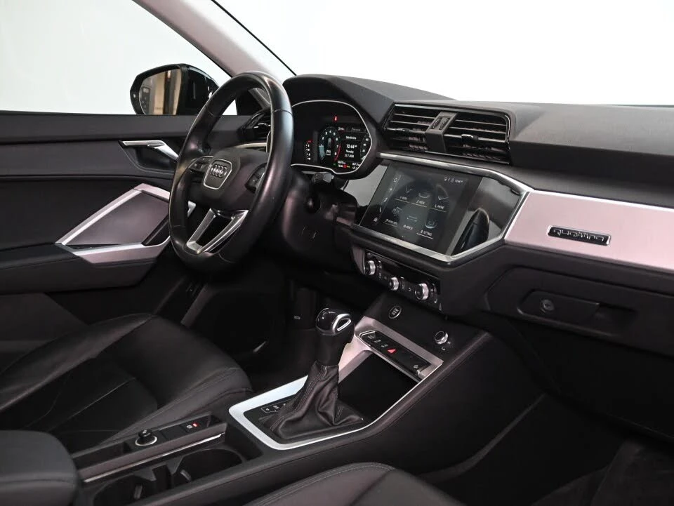 Audi Q3 * QUATTRO * PANO * Автокредит * (Цена до България), снимка 14 - Автомобили и джипове - 55587667