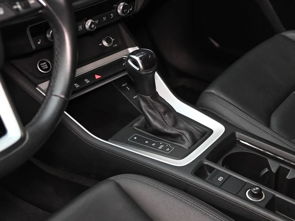 Audi Q3 * QUATTRO * PANO * Автокредит * (Цена до България), снимка 13 - Автомобили и джипове - 55587667