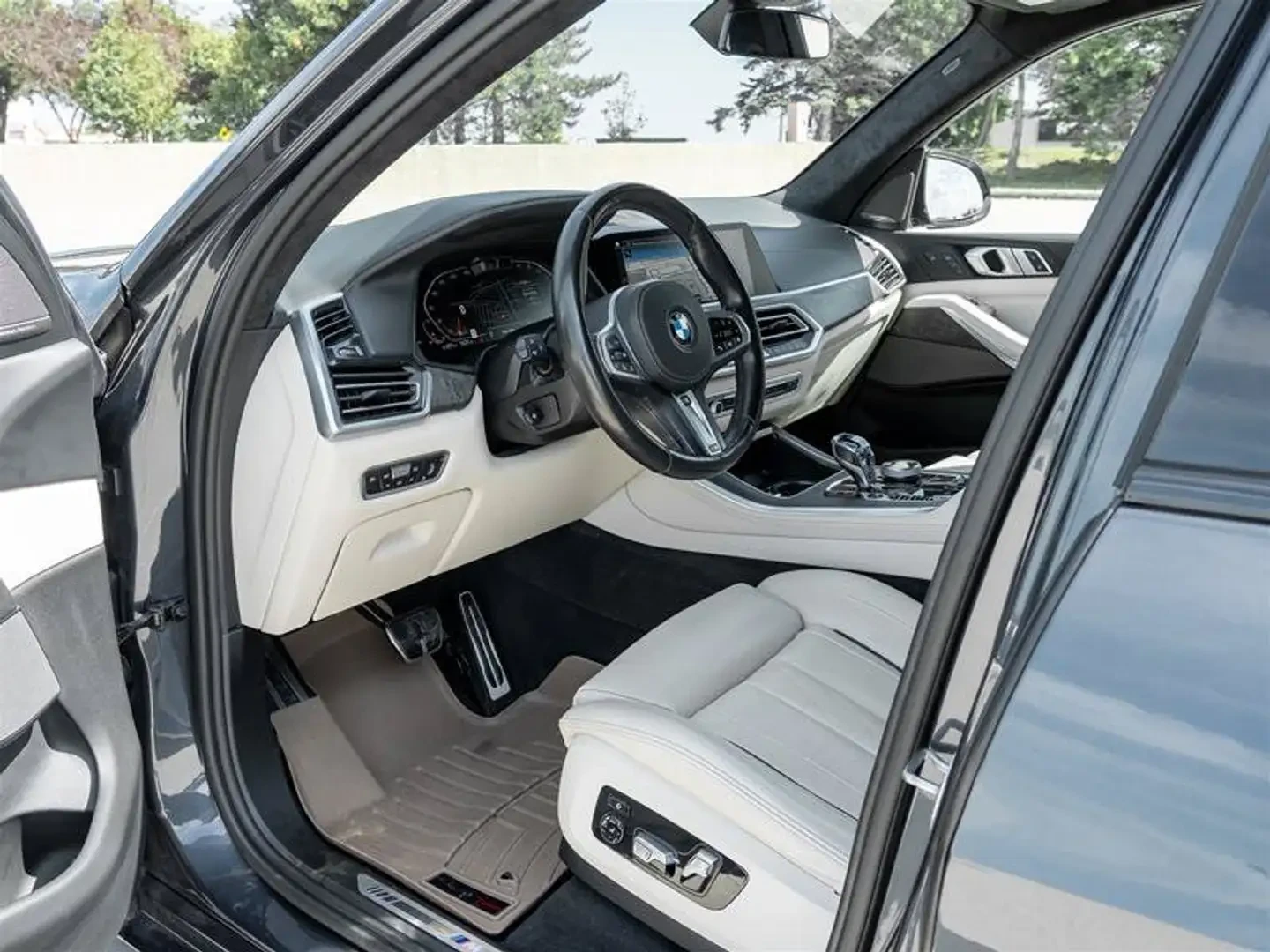 BMW X5 x40i* M-Pack* H/K* Soft Close* 360* Въздух* Обдухв, снимка 6 - Автомобили и джипове - 55990412