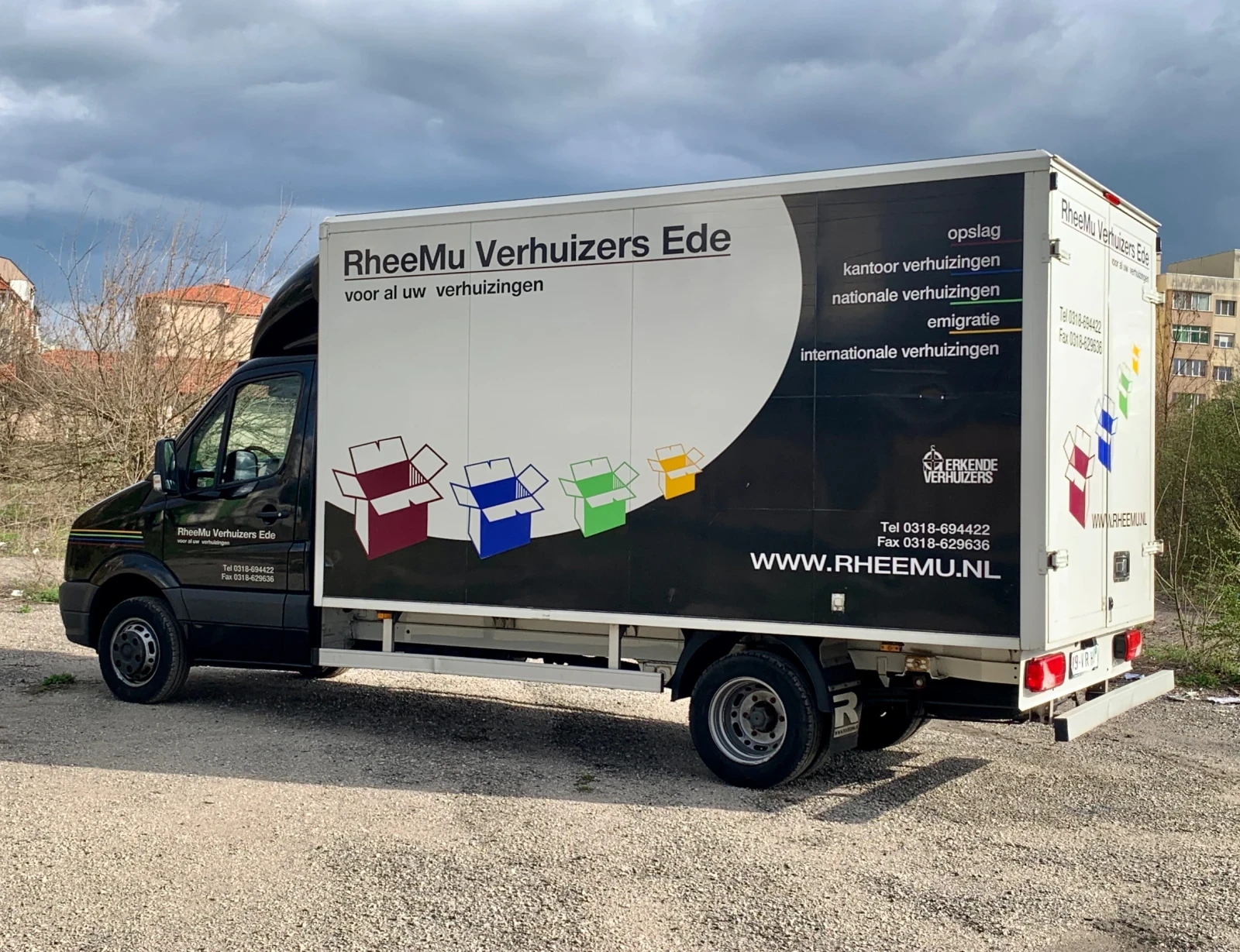 VW Crafter 4.20м. ДЪЛЖИНА* КЛИМАТИК* ЧЕРЕН МЕТАЛИК* КАМЕРА - изображение 5