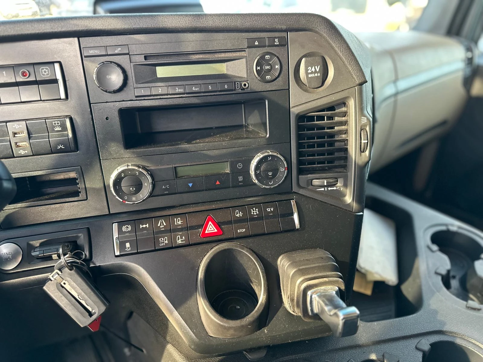 Mercedes-Benz Actros / 2340 / 2 ���� / ���� / ��� ��������� / EURO 6 / | Mobile.bg � ����������� 14