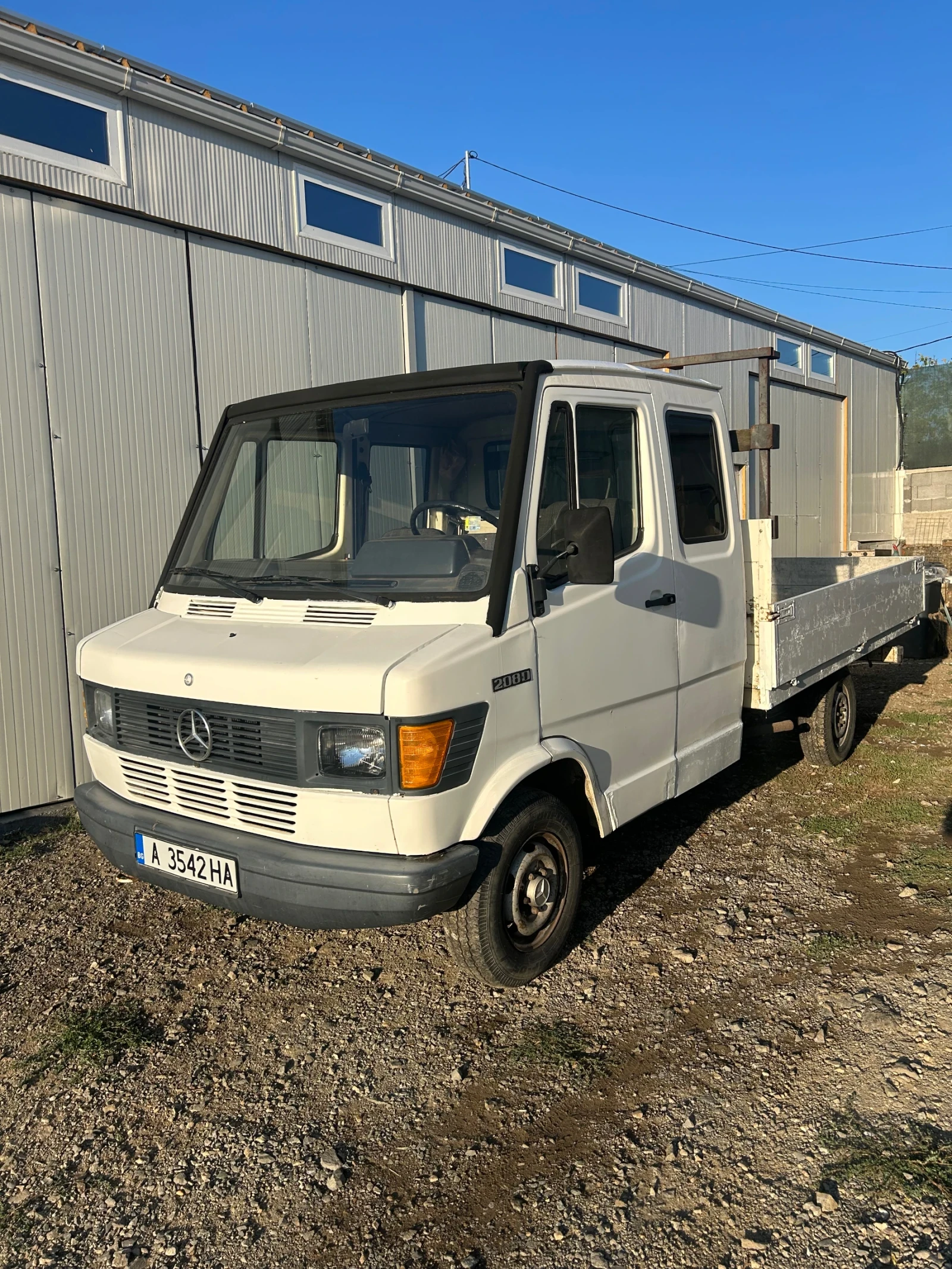 Mercedes-Benz 208