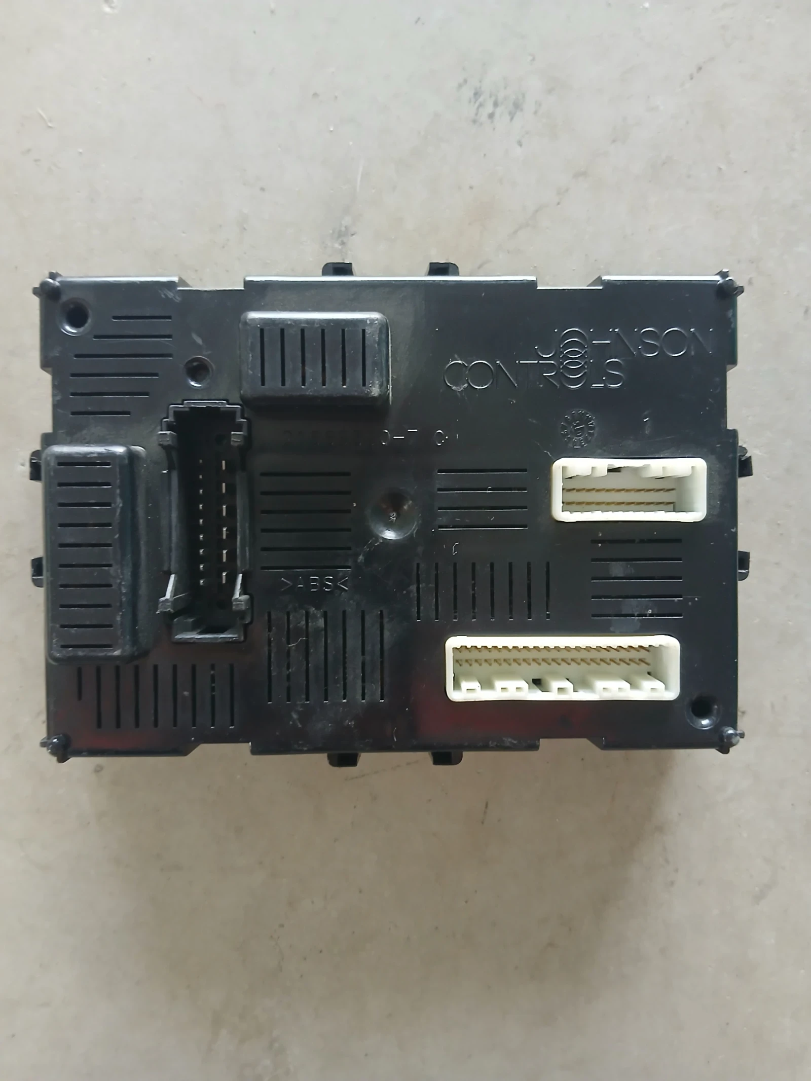 284B2BC520 BCM модул Nissan Micra K12, снимка 2 - Части - 54867388