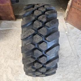 Гуми, снимка 1