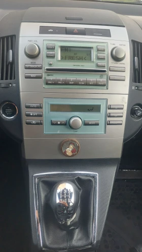 Toyota Corolla verso 1.8 VVTI 7 Местна ГАЗ, снимка 11