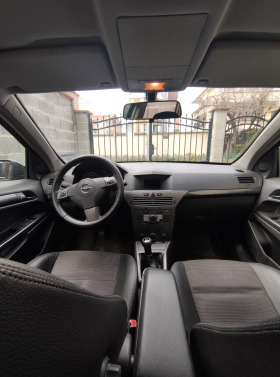 Opel Astra Комби, снимка 2