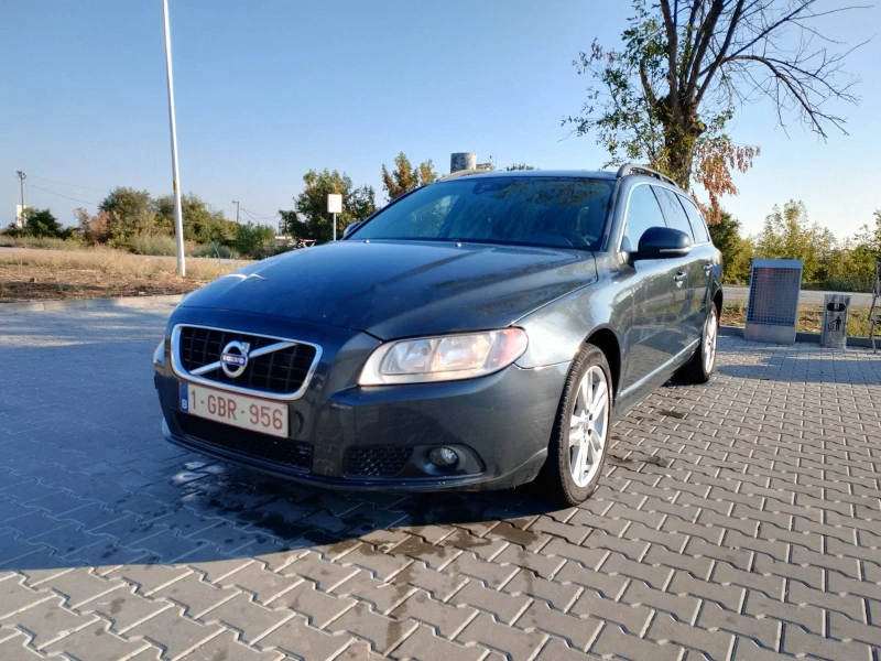 Volvo V70 Momentum, снимка 1 - Автомобили и джипове - 48309918