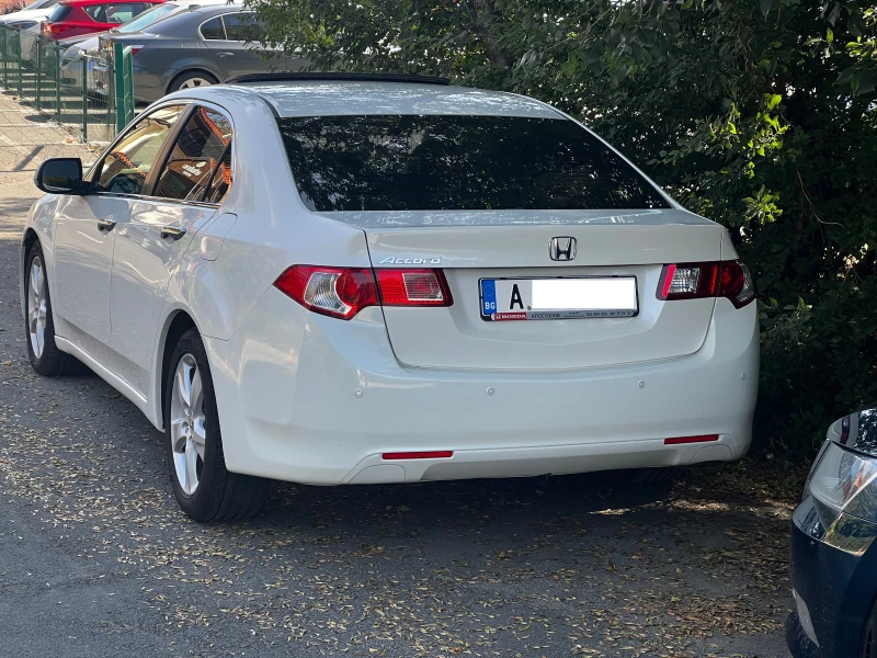 Honda Accord 2.2 cdti Executive, снимка 3 - Автомобили и джипове - 48955010