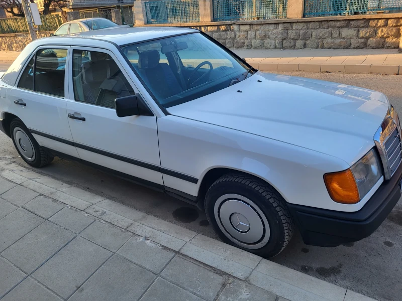 Mercedes-Benz 124, снимка 1 - Автомобили и джипове - 49067352