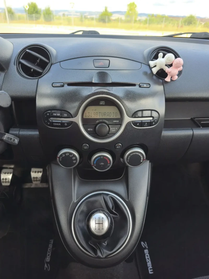Mazda 2 1.5 102 , снимка 13 - Автомобили и джипове - 52834999