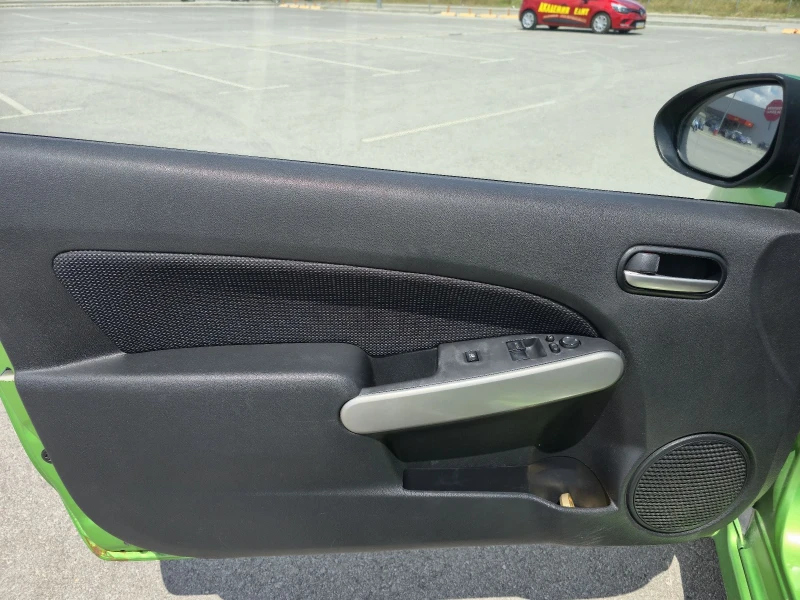 Mazda 2 1.5 102 , снимка 9 - Автомобили и джипове - 52834999