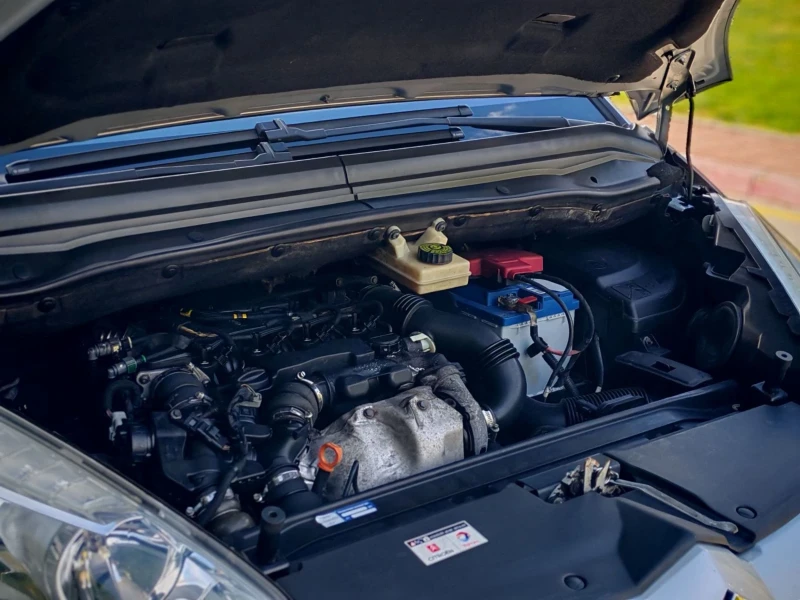 Citroen Grand C4 Picasso, снимка 12 - Автомобили и джипове - 52191607