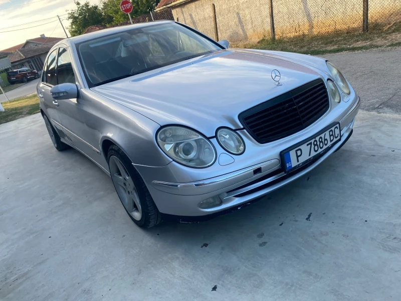Mercedes-Benz E 220, снимка 10 - Автомобили и джипове - 52388772