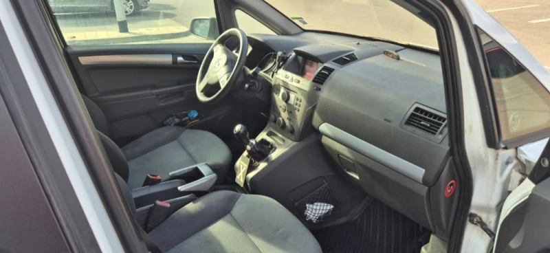 Opel Zafira, снимка 7 - Автомобили и джипове - 52474229