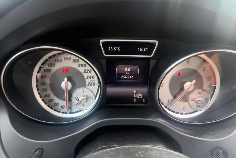Mercedes-Benz CLA 200 Софийски номера, снимка 6 - Автомобили и джипове - 52799640