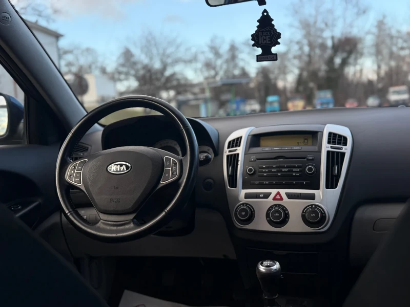 Kia Ceed 1.6CRDI , снимка 6 - Автомобили и джипове - 53596073