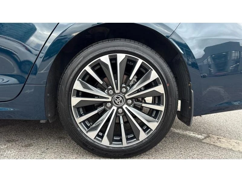 Toyota Corolla SDN 1.8HSD EXECUTIVE PLUS, снимка 16 - Автомобили и джипове - 56733666