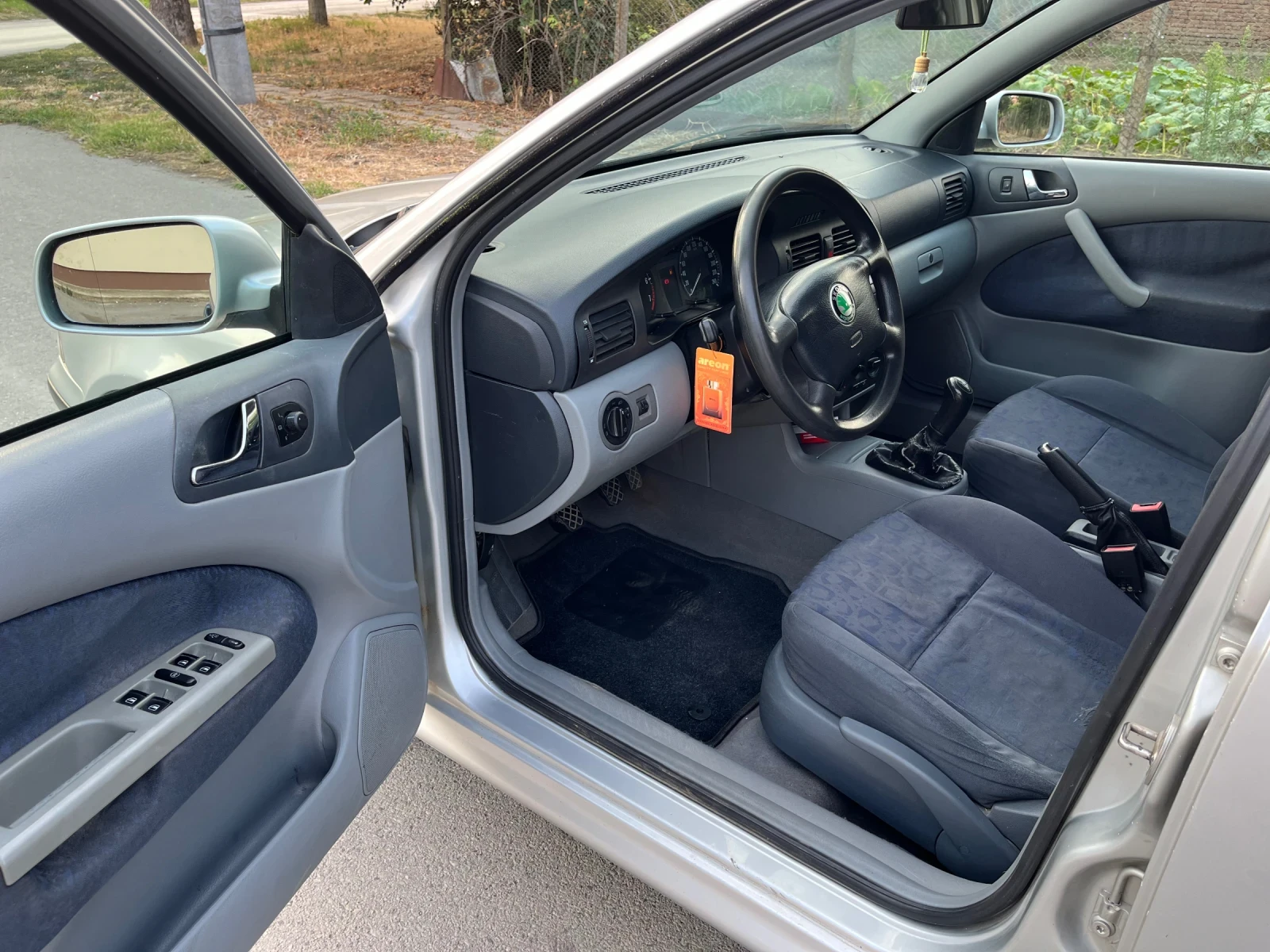 Skoda Octavia 1.6i - изображение 9