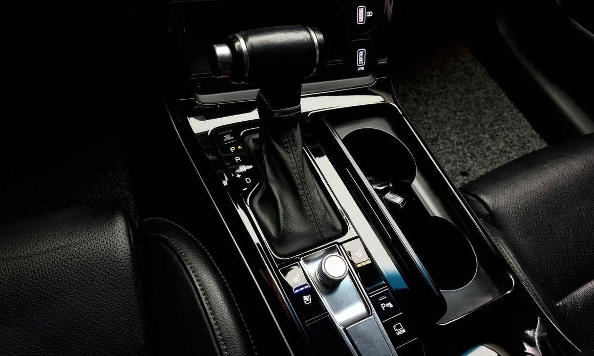 Kia K7 3.0 LPI Standard * НАЙ-ДОБРА ЦЕНА В БЪЛГАРИЯ*  - изображение 9