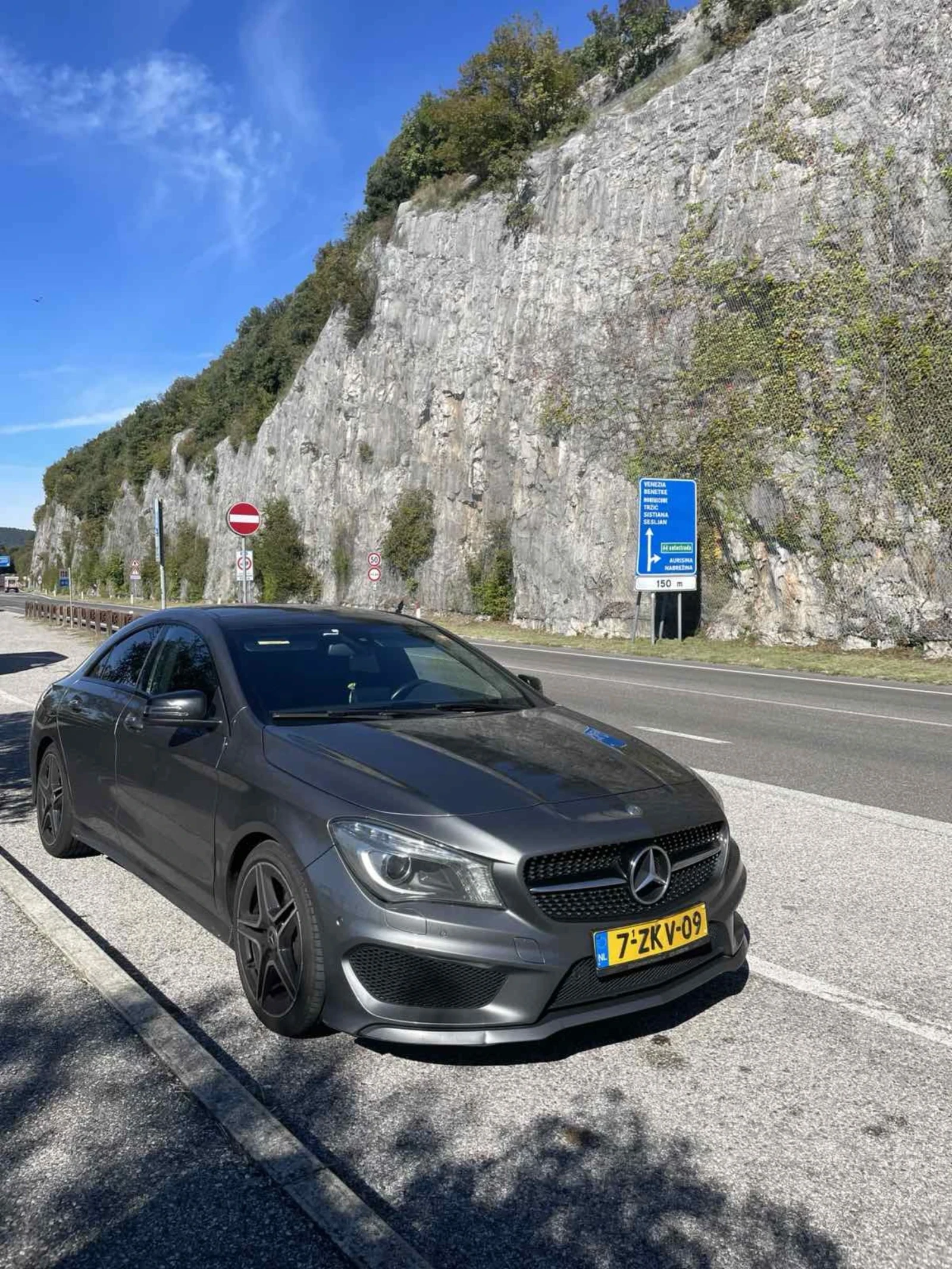 Mercedes-Benz CLA 200 Софийски номера - изображение 8