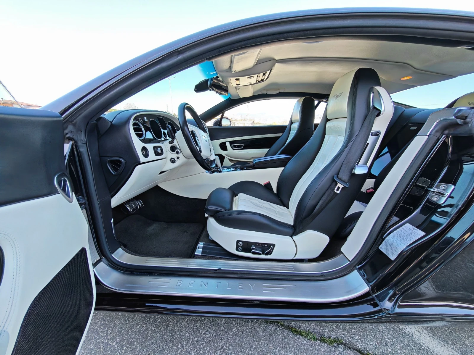 Bentley Continental gt W12 FULL, снимка 8 - Автомобили и джипове - 54033640