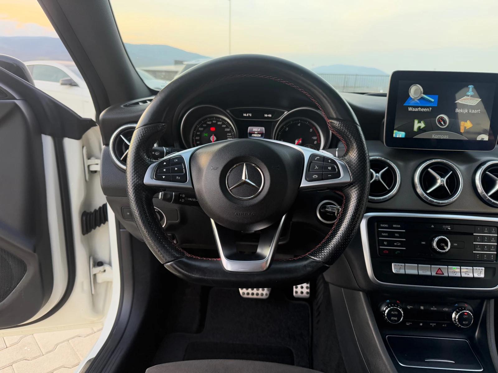 Mercedes-Benz CLA 200 2.2cdi face lift AMG 136 ks Full �������� ������ ! | Mobile.bg � ����������� 16