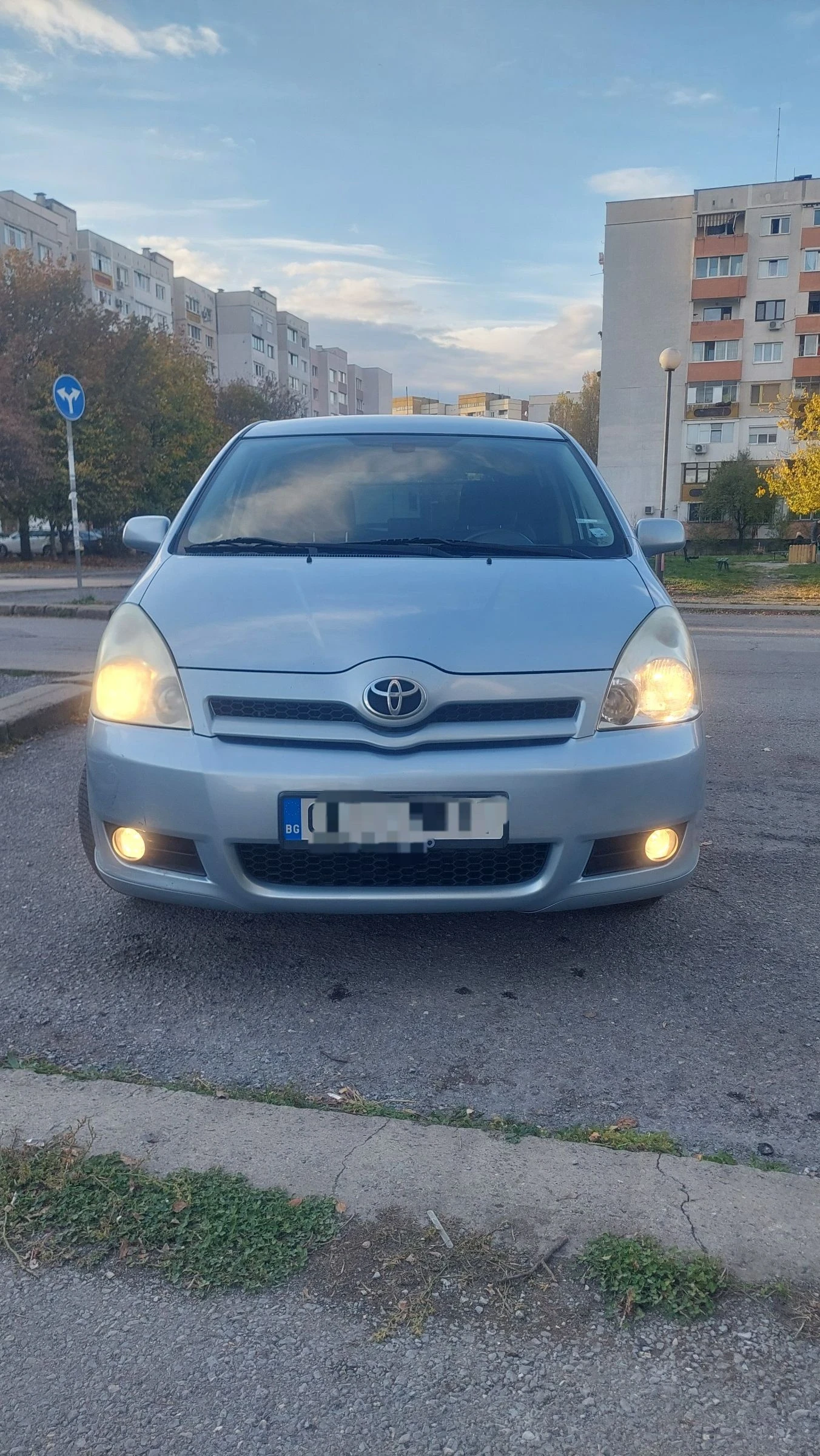 Toyota Corolla verso 1.8 VVTI 7 Местна ГАЗ