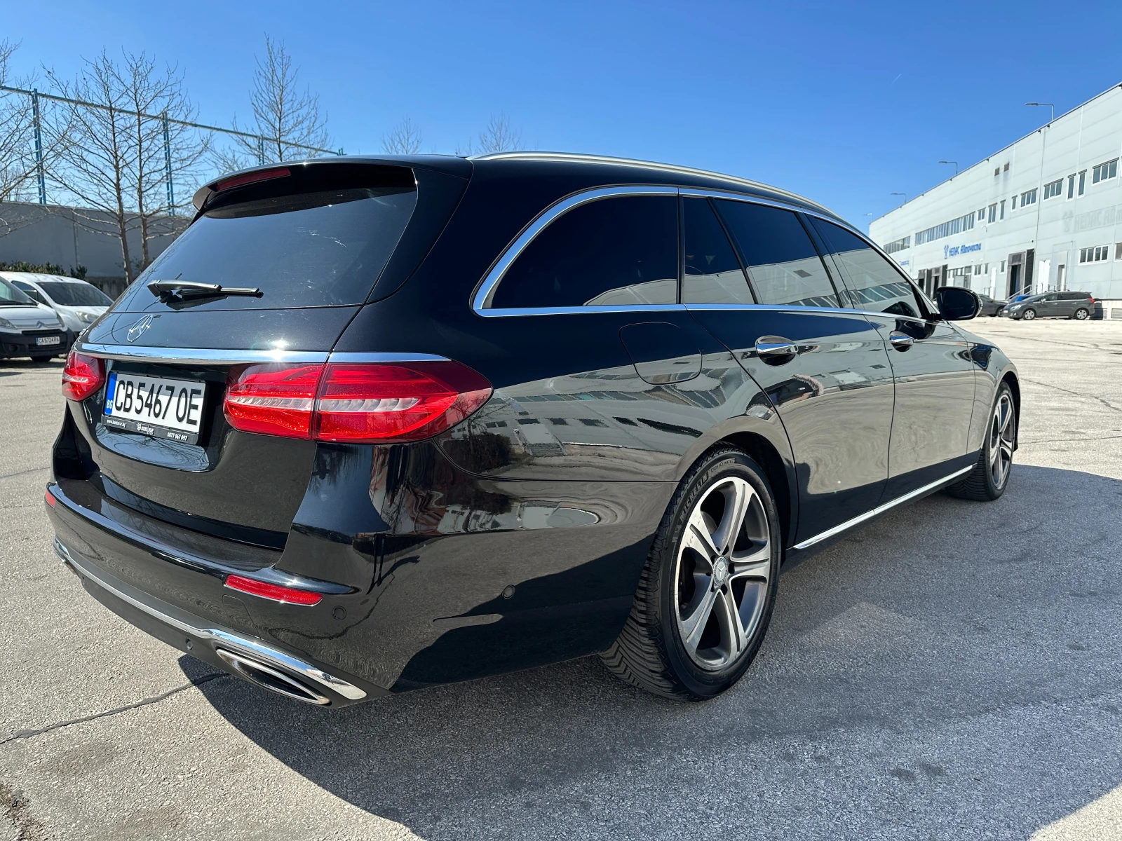 Mercedes-Benz E 200, снимка 4 - Автомобили и джипове - 53827159