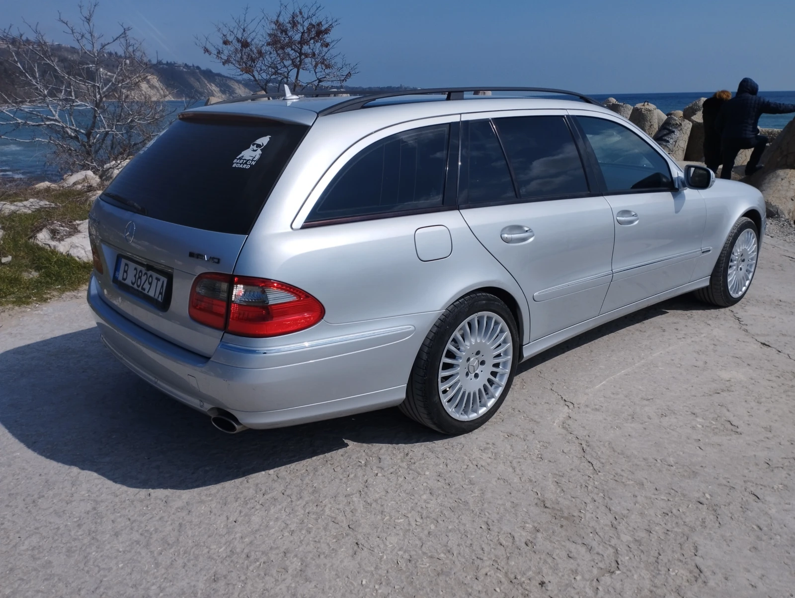 Mercedes-Benz E 320 facelift 3.0 v6 om642, снимка 5 - Автомобили и джипове - 53851733