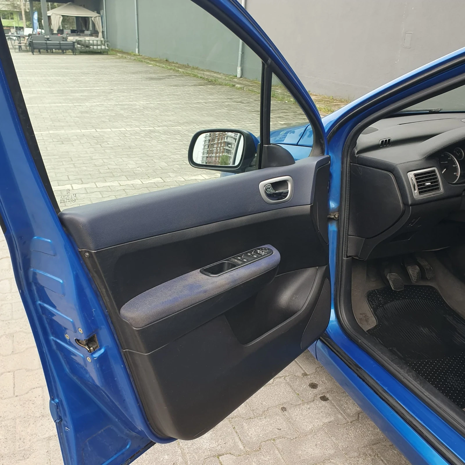 Peugeot 307 2.0 HDI, снимка 11 - Автомобили и джипове - 54153427