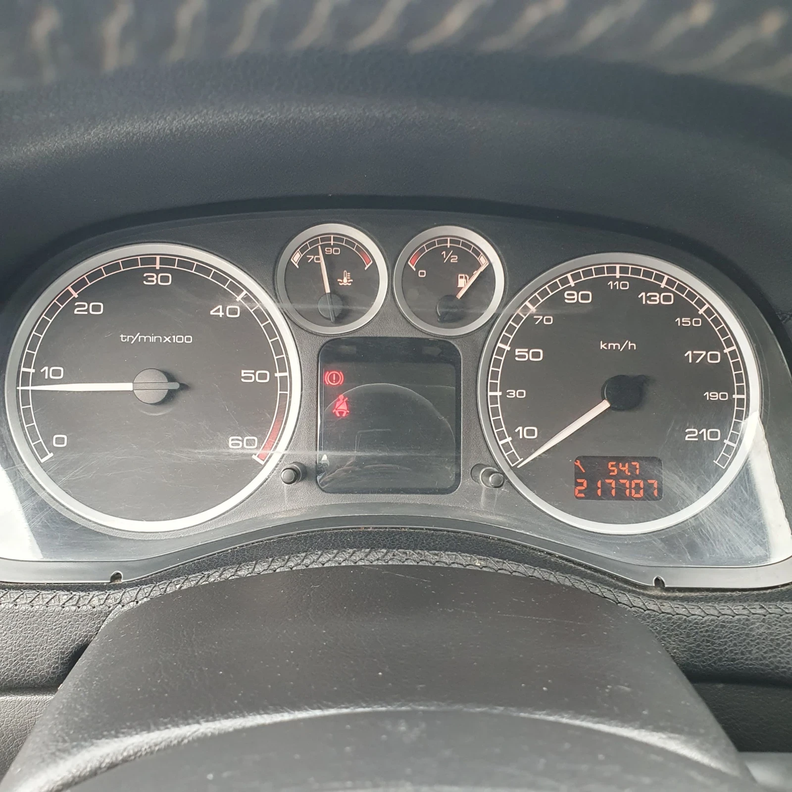 Peugeot 307 2.0 HDI, снимка 14 - Автомобили и джипове - 54153427