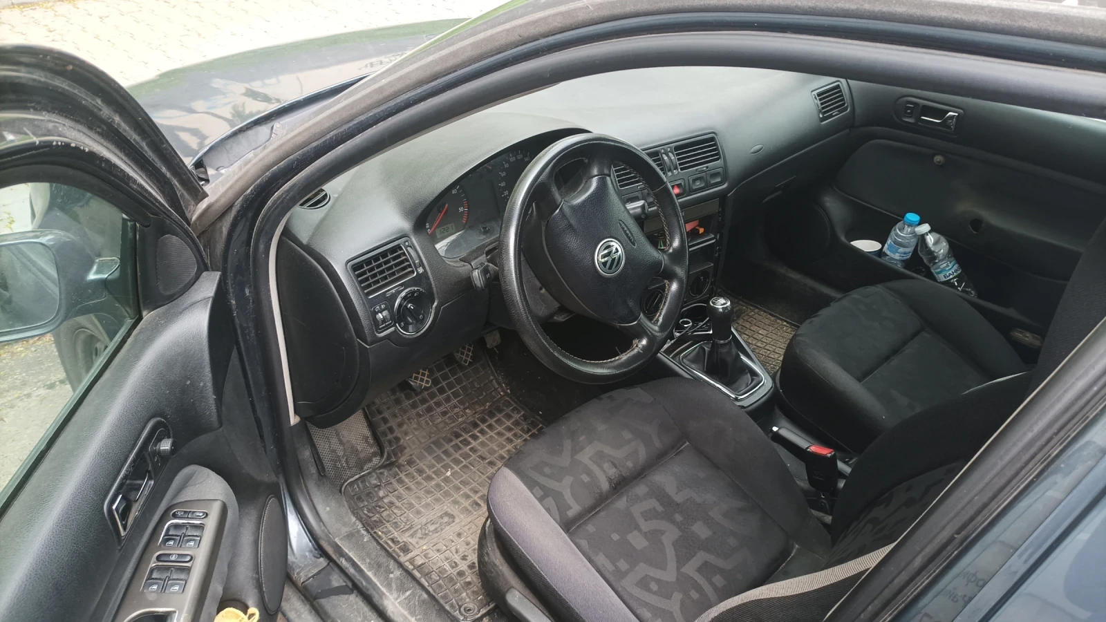 VW Bora, снимка 9 - Автомобили и джипове - 54377996