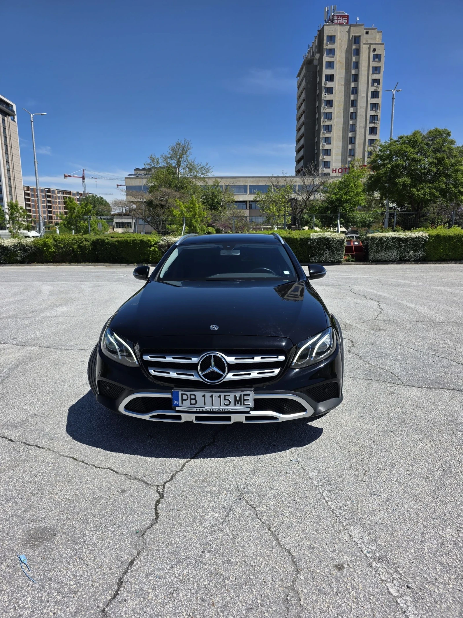 Mercedes-Benz E 220, снимка 2 - Автомобили и джипове - 54409695