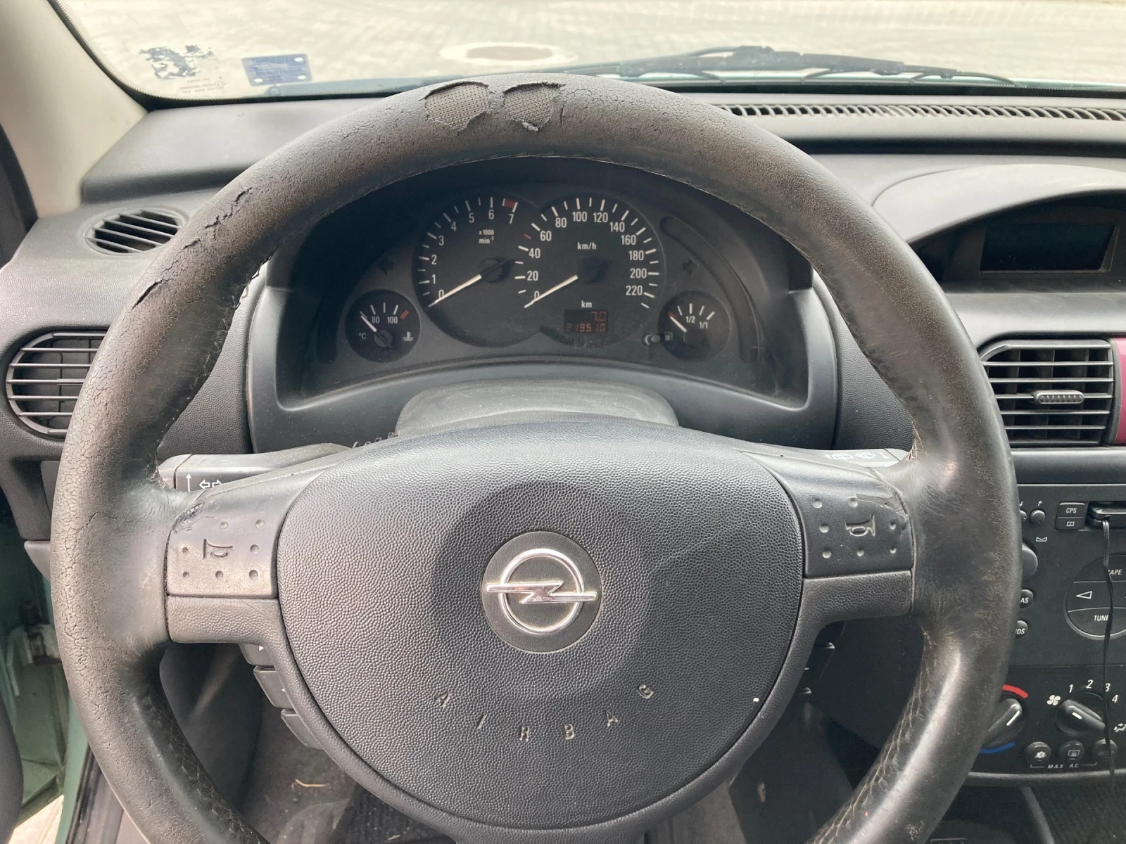 Opel Corsa 1.4, снимка 14 - Автомобили и джипове - 54596084