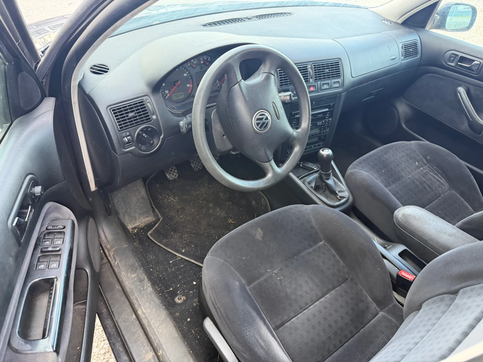 VW Golf 1.9/101кс 4х4 Климатроник, снимка 9 - Автомобили и джипове - 54883387