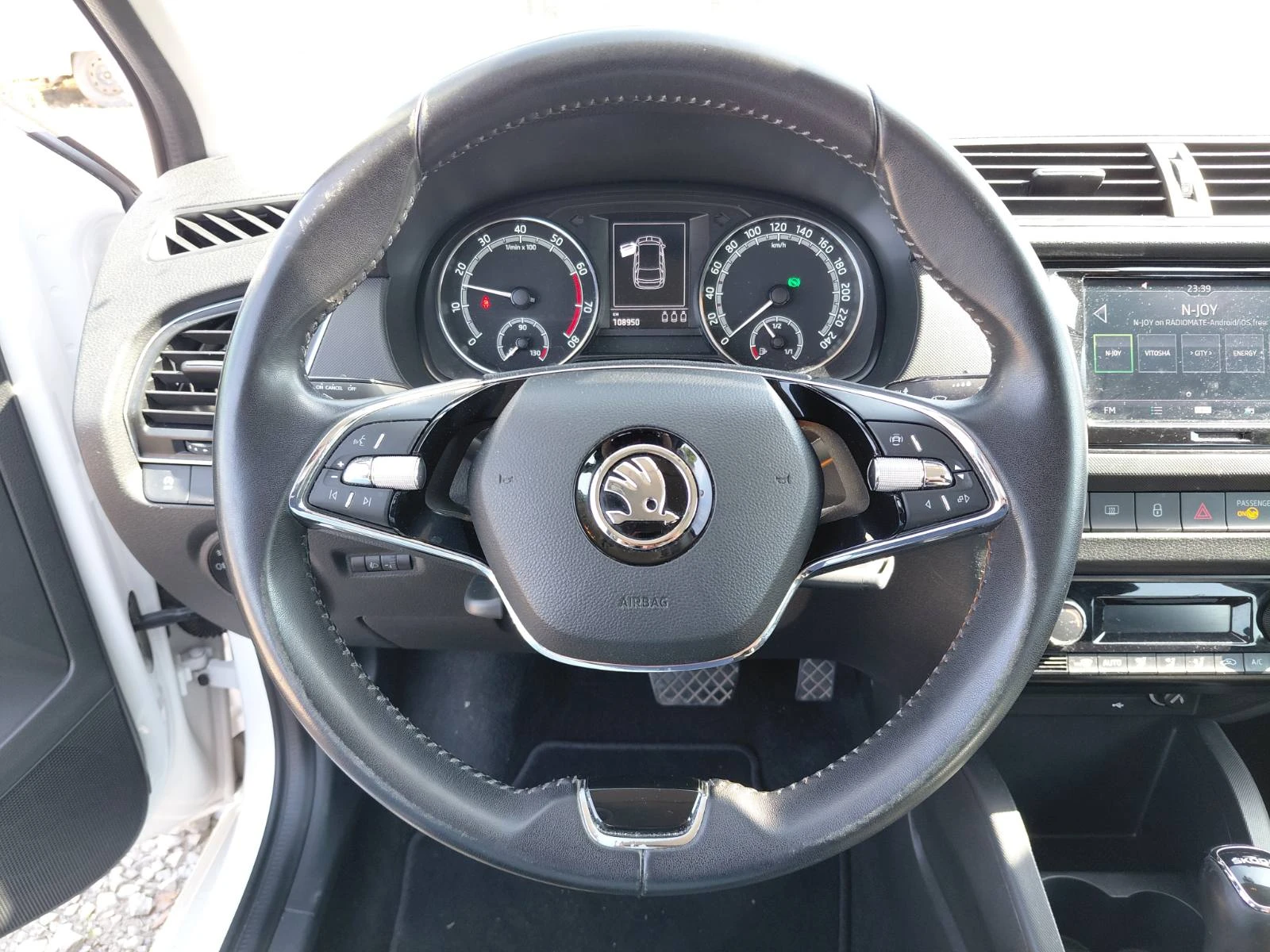 Skoda Fabia 1.0TSi/95k.c./Business/Automatic, снимка 16 - Автомобили и джипове - 55298159