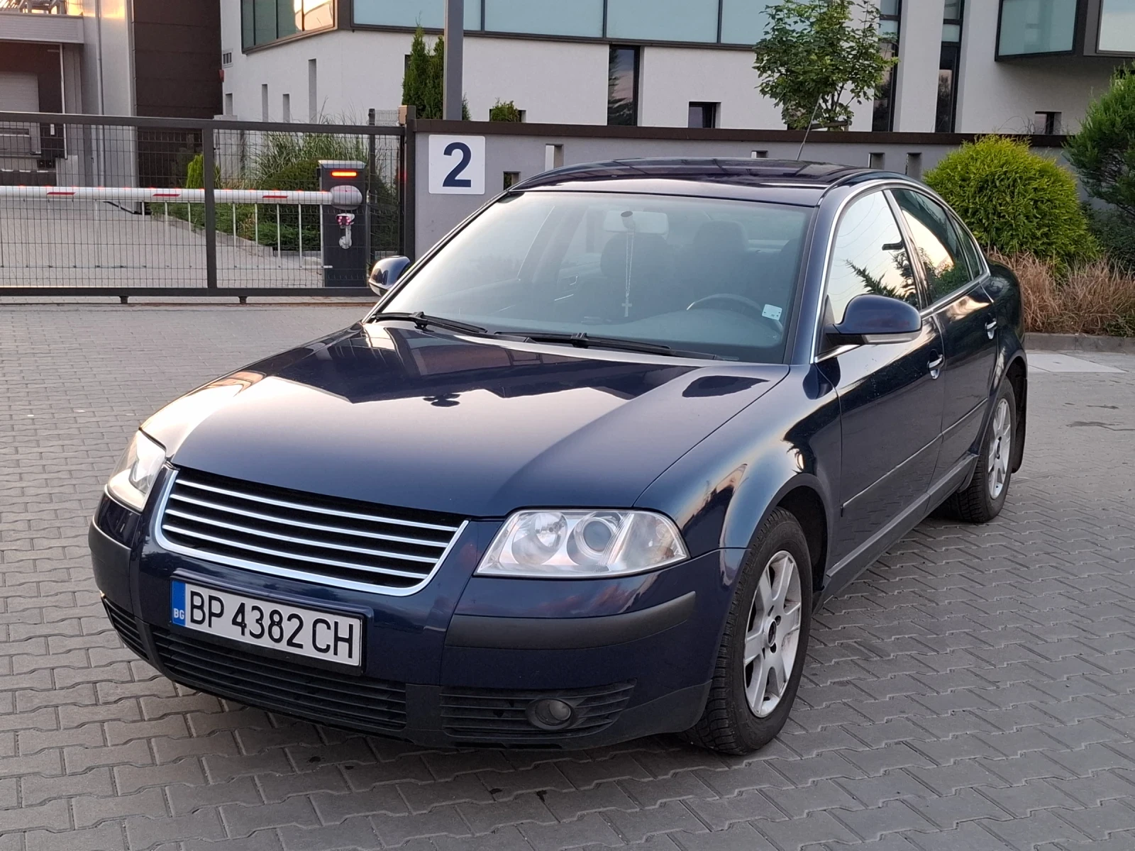 VW Passat 1.9TDI* (101кс)* FACELIFT* * КLIMATRONIK* * , снимка 2 - Автомобили и джипове - 55382914