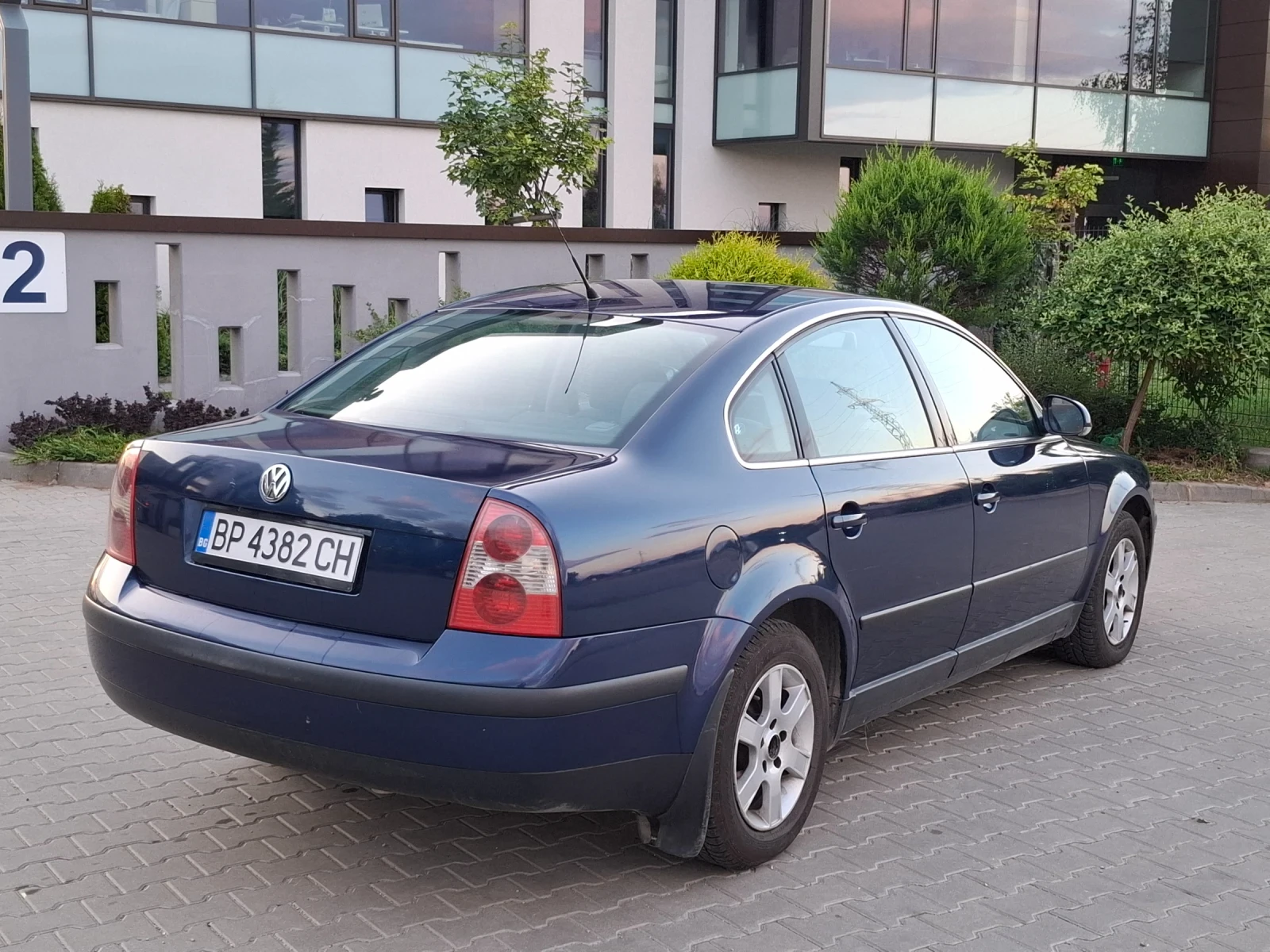 VW Passat 1.9TDI* (101кс)* FACELIFT* * КLIMATRONIK* * , снимка 11 - Автомобили и джипове - 55382914