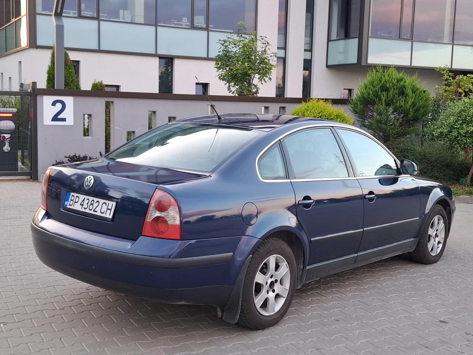 VW Passat 1.9TDI* (101кс)* FACELIFT* * КLIMATRONIK* * , снимка 13 - Автомобили и джипове - 55382914
