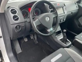 VW Tiguan 2, 0tdi 4x4, 129196км., пано, 6ск., климатр., нави - [16] 