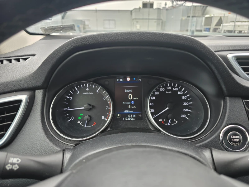Nissan Qashqai в гаранция до 04.2026, снимка 6 - Автомобили и джипове - 53178999