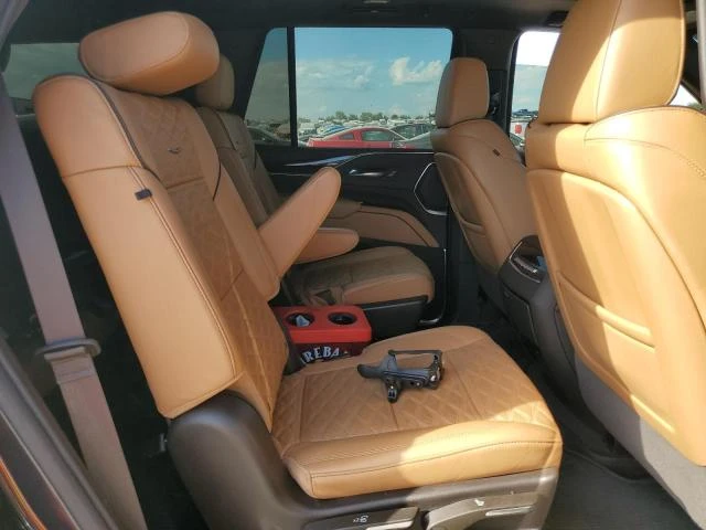 Cadillac Escalade PREMIUM LUXURY| СЕРВИЗНА ИСТОРИЯ, снимка 10 - Автомобили и джипове - 48816288