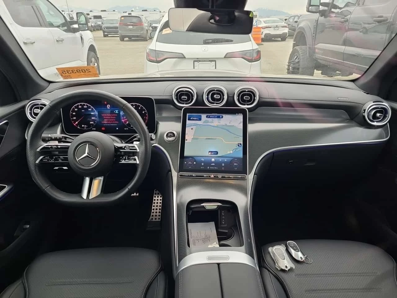 Mercedes-Benz GLC 300 * CARFAX * 360 КАМЕРИ* ПАНОРАМА* ПОДГРЕВИ - изображение 9